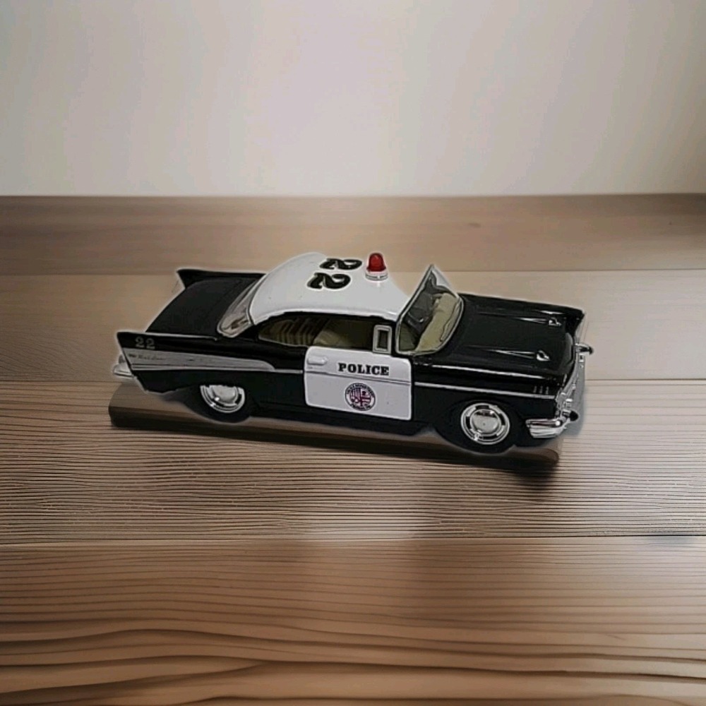 Kinsmart 1957 Black and White 1:40 Chevy‎ Bel Air Police PullBack Die Cast Car